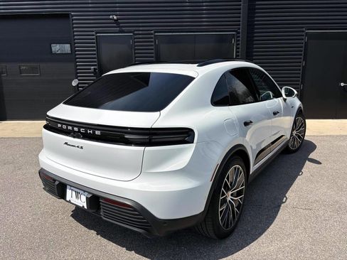 Certified 2025 Porsche Macan 4S Electric image 10