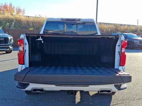 Used 2023 Chevrolet Silverado 1500 High Country w/ High Country Premium Package image 29