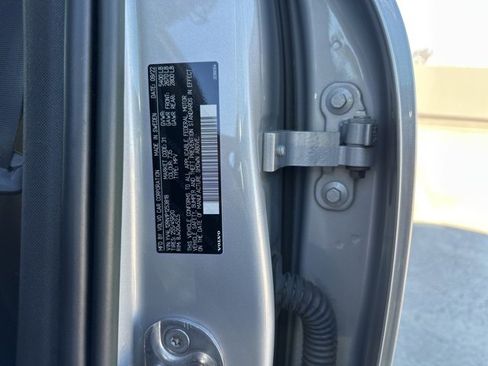 Certified 2023 Volvo XC60 B5 Plus image 32