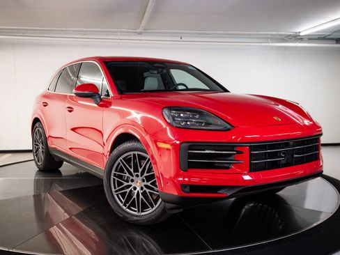Certified 2026 Porsche Cayenne AWD/4WD image 9