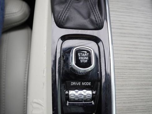 Used 2019 Volvo S60 T6 Inscription image 30