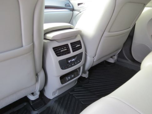 Used 2017 Acura MDX FWD image 14