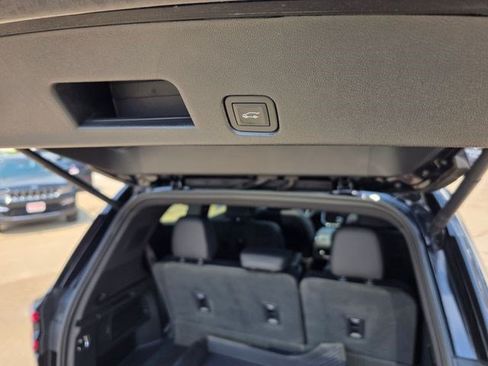 Used 2024 GMC Acadia Denali AWD/4WD image 13