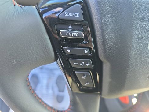 Used 2025 Nissan Frontier PRO-4X image 24