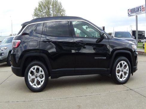 Certified 2025 Jeep Compass Latitude AWD/4WD image 5