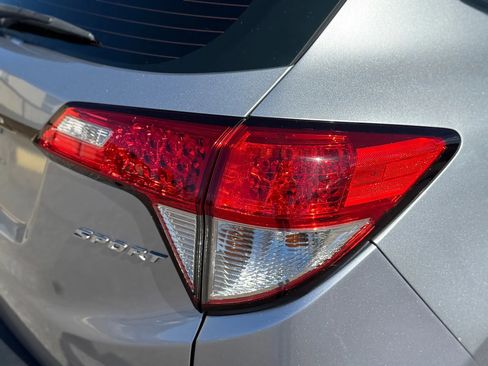 Used 2019 Honda HR-V Sport image 12