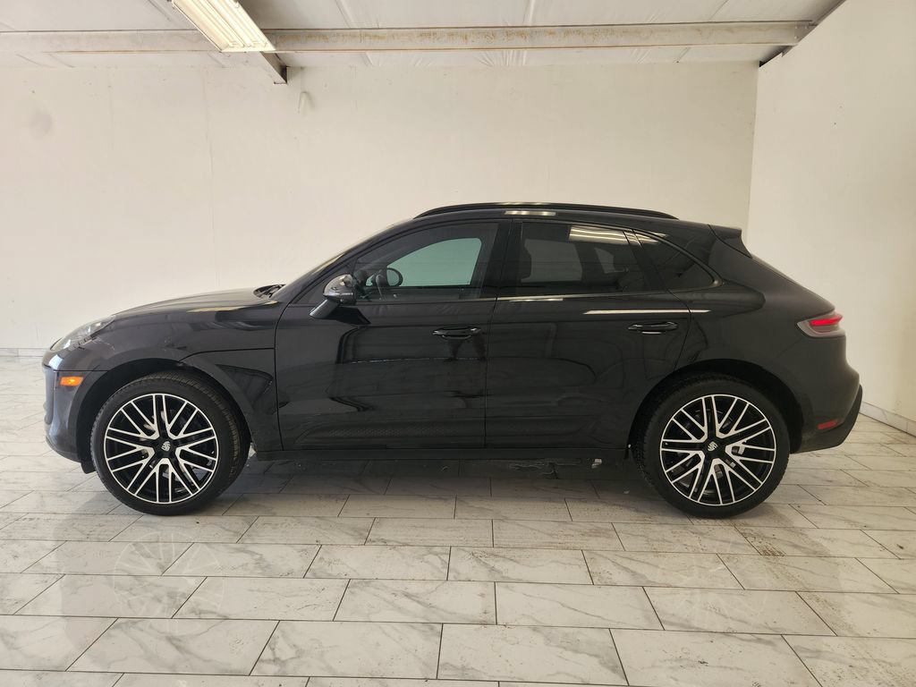 Used 2022 Porsche Macan AWD/4WD image 4