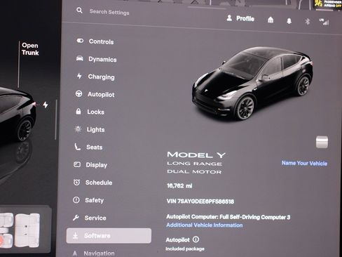 Used 2023 Tesla Model Y Long Range image 37