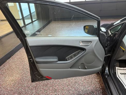 Used 2017 Kia Forte LX FWD image 10