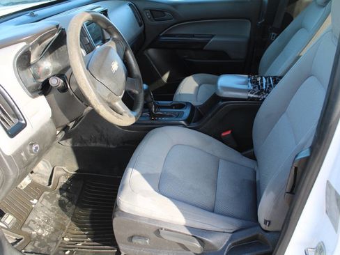 Used 2018 Chevrolet Colorado W/T image 9