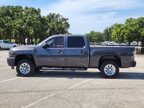 Used 2011 Chevrolet Silverado 1500 LS RWD image 3