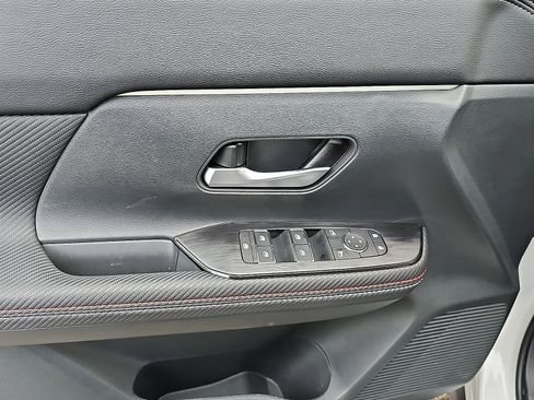 Certified 2025 Nissan Kicks SR w/ SR Premium Package image 13