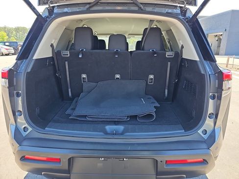 Used 2025 Nissan Pathfinder SV FWD image 16
