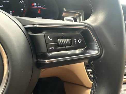 Certified 2023 Porsche Macan AWD/4WD image 38