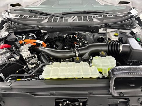 Used 2025 Ford F150 Lariat w/ Equipment Group 502A High AWD/4WD image 34
