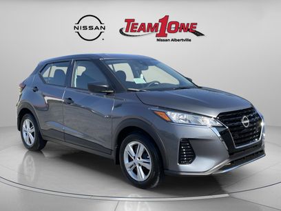 New 2025 Nissan Kicks S