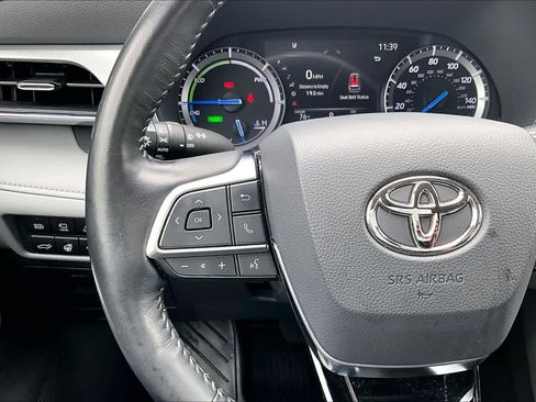 Used 2021 Toyota Highlander Platinum FWD image 24