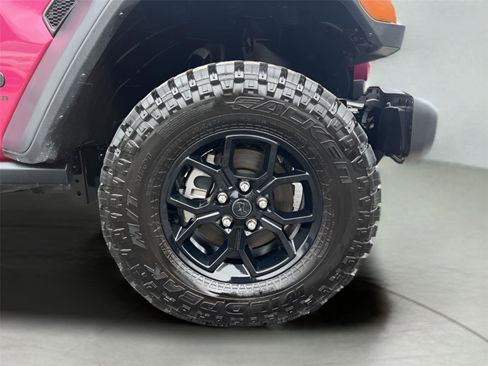 Used 2024 Jeep Wrangler Willys image 12