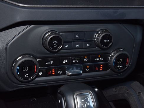 Certified 2025 Ford Bronco Badlands image 31