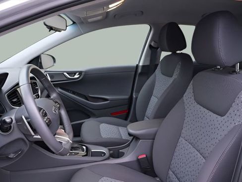 Used 2019 Hyundai Ioniq Plug-In Hybrid image 9