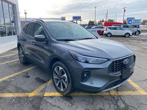 Used 2025 Ford Escape Platinum AWD/4WD image 7