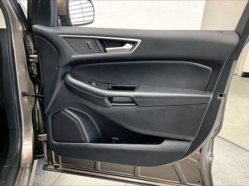 Used 2019 Ford Edge SEL w/ Equipment Group 201A AWD/4WD image 18
