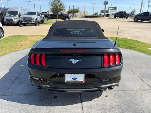 Used 2020 Ford Mustang Premium RWD image 5