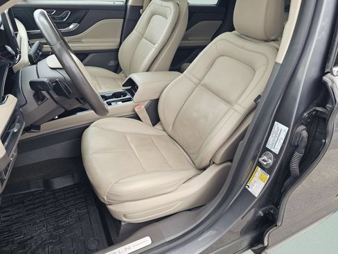 Used 2021 Lincoln Corsair AWD w/ Premium Package image 6