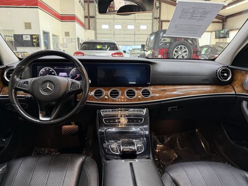 Used 2018 Mercedes-Benz E 300 4MATIC image 20