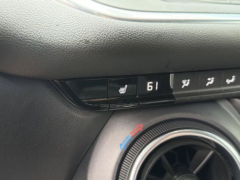 Used 2020 Chevrolet Blazer LT FWD image 27