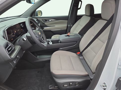 New 2026 Chevrolet Traverse LT image 11