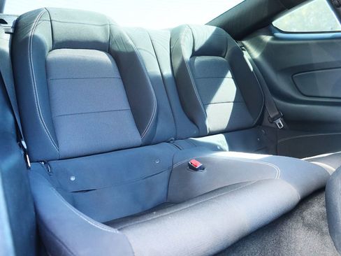 Used 2017 Ford Mustang Coupe image 27