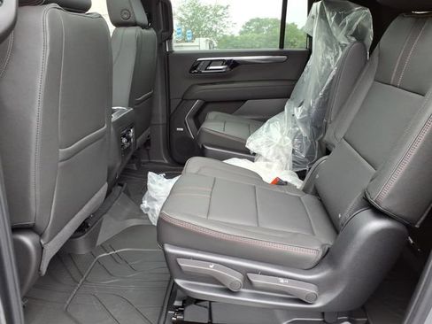 New 2026 Chevrolet Suburban RST w/ Comfort Package AWD/4WD image 9
