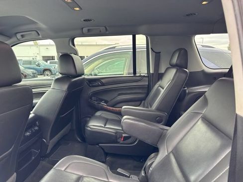 Used 2018 Chevrolet Suburban Premier RWD image 7
