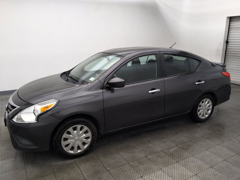 Used 2015 Nissan Versa SV FWD image 2