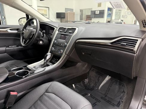 Used 2013 Ford Fusion SE FWD image 18