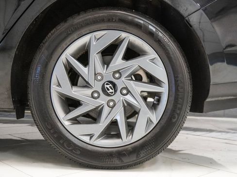 Used 2024 Hyundai Elantra SEL image 35