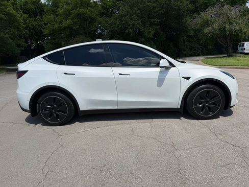 Used 2021 Tesla Model Y Long Range AWD/4WD image 6