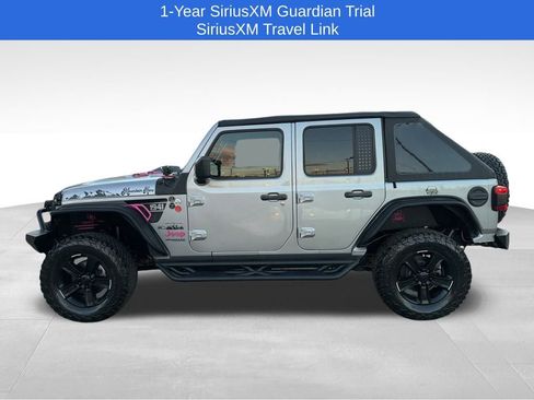 Used 2019 Jeep Wrangler Unlimited Sahara image 10