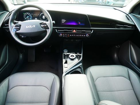 Used 2023 Kia Niro Wind w/ Wind Preserve Package FWD image 10