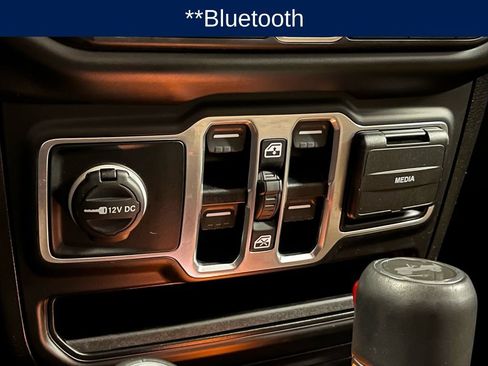 Used 2020 Jeep Wrangler Unlimited Sahara image 11