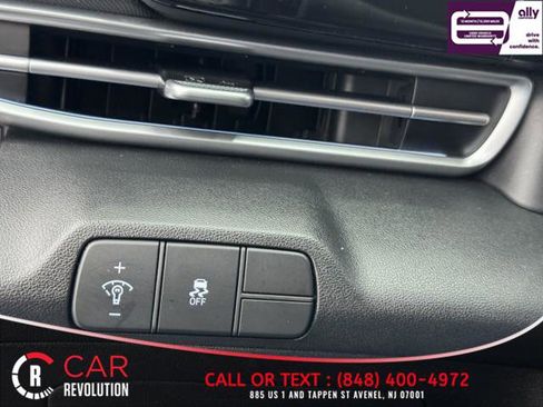 Used 2024 Hyundai Elantra Limited image 39