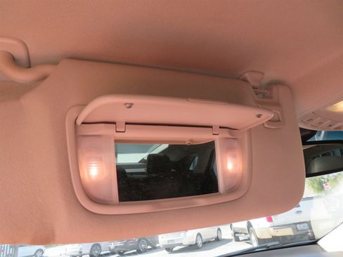 Used 2013 Lincoln MKZ Reserve image 25