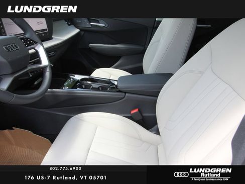 New 2026 Audi Q3 quattro 2.0T AWD/4WD image 9