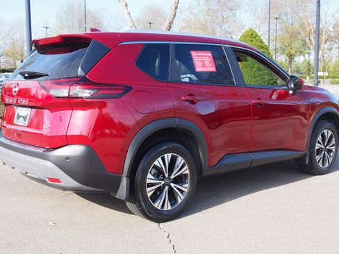 Used 2023 Nissan Rogue SV w/ SV Premium B Package image 7