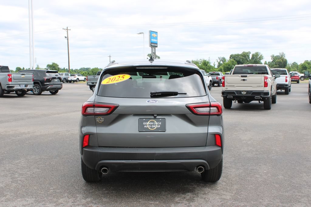 Used 2025 Ford Escape ST-Line FWD image 8