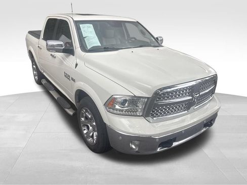 Used 2017 RAM 1500 Laramie w/ Convenience Group AWD/4WD image 3