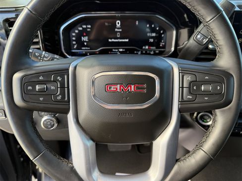 Used 2025 GMC Sierra 1500 SLT image 28