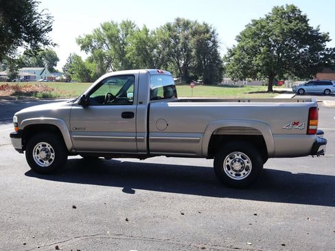Used 1999 Chevrolet Silverado 2500 LS w/ Firm Ride Suspension Pkg AWD/4WD image 8