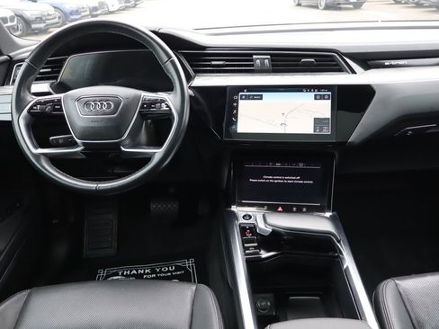 Used 2022 Audi e-tron Premium Plus w/ Premium Plus Package image 12